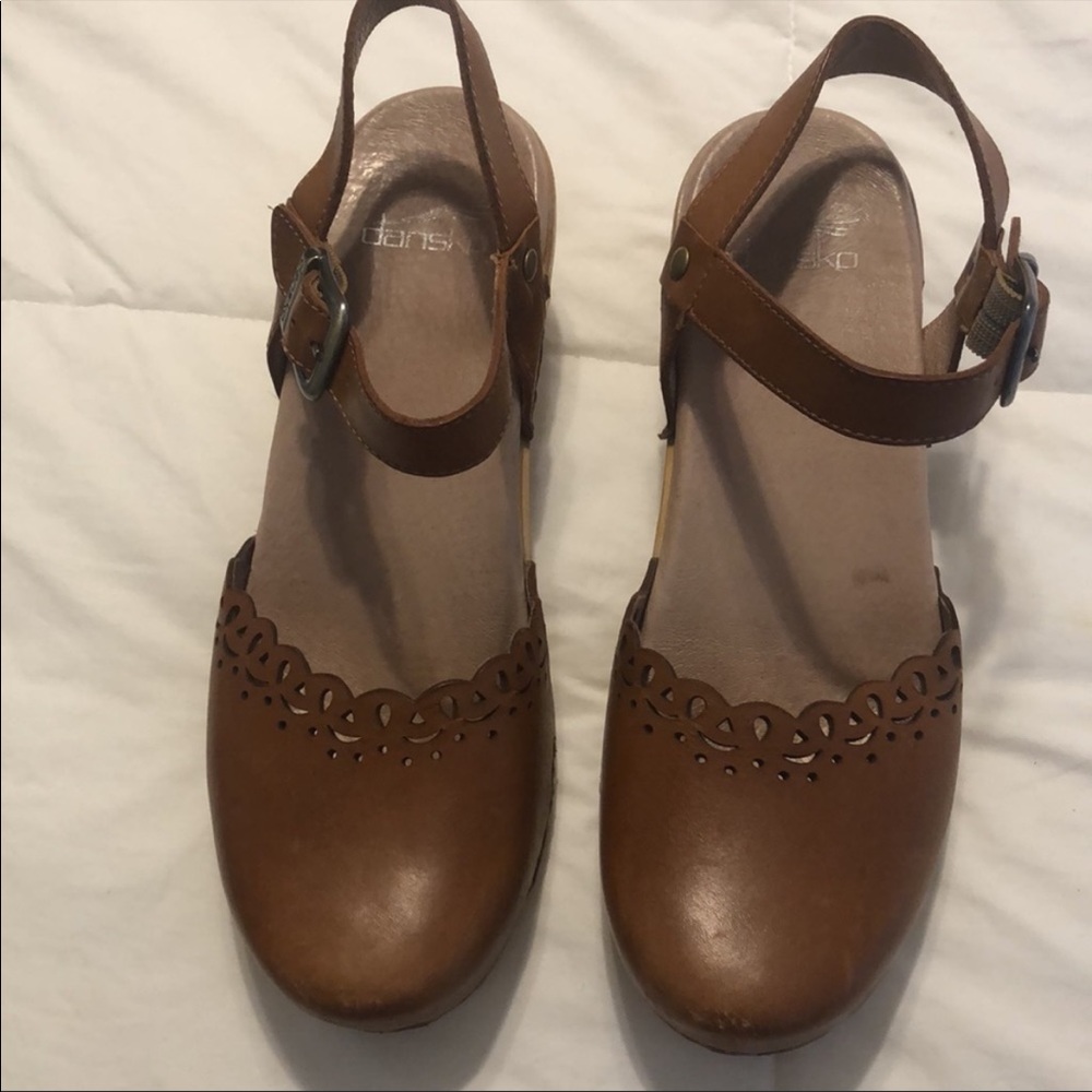 DANSKO Marta Ankle Strap Clogs
Camel Brown Leather